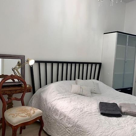 Modern Apartment Nearby Airport 반타 외부 사진